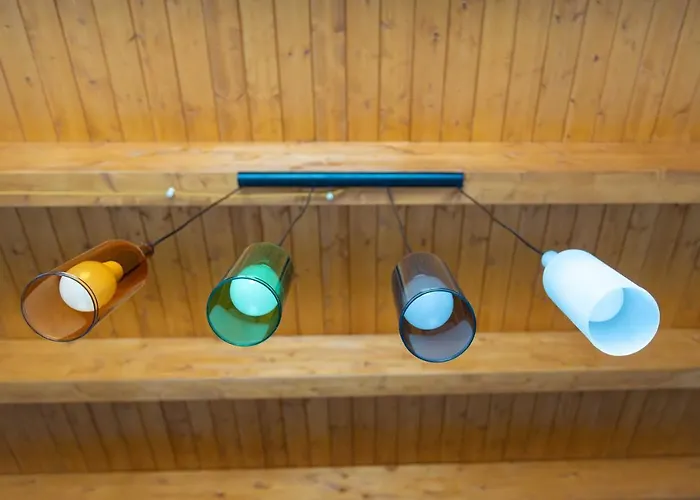 Parisi 招待所 莫斯村